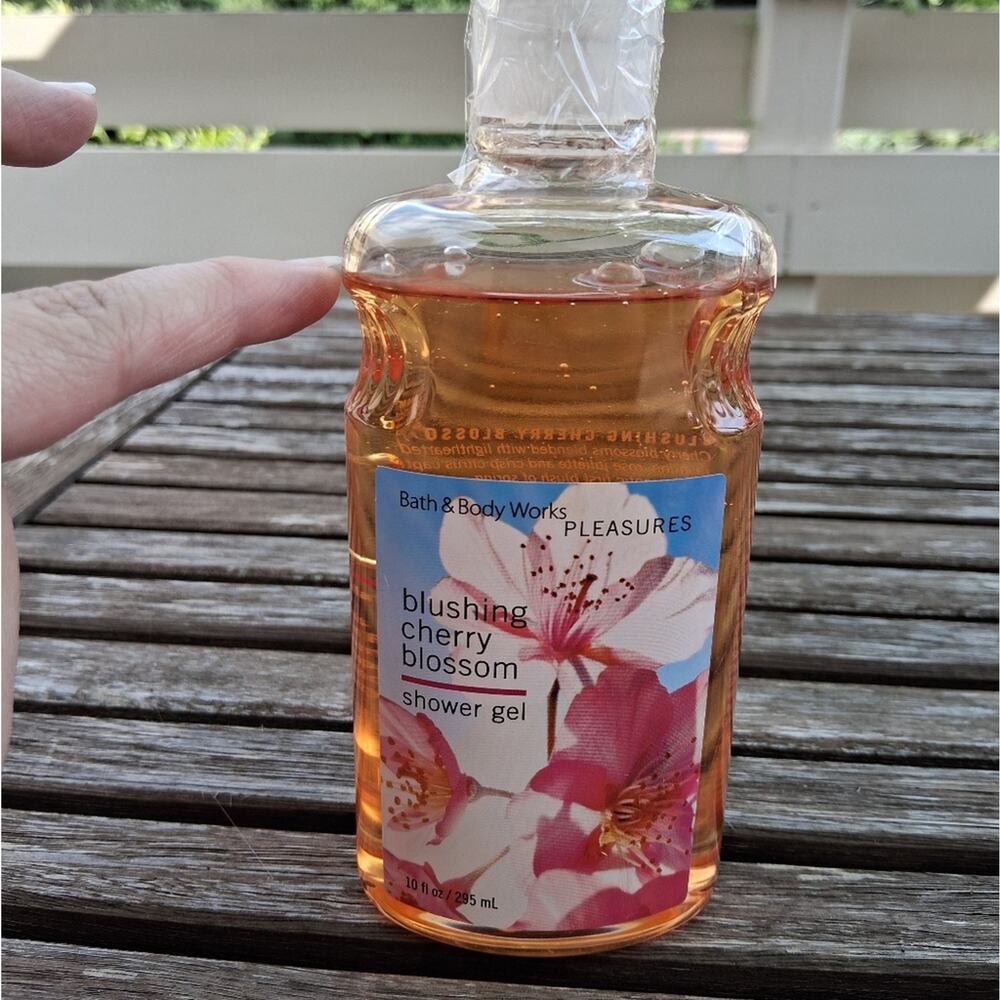 Vintage Bath & Body Works Blushing Cherry Blossom Shower Gel Body Wash - Picture 3 of 3